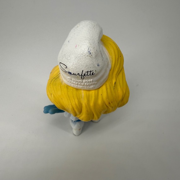 Smurf Smurfette Toy Figure 2011 Peyo Made for McDonalds‎ Red Flower White Dress - Picture 4 of 8